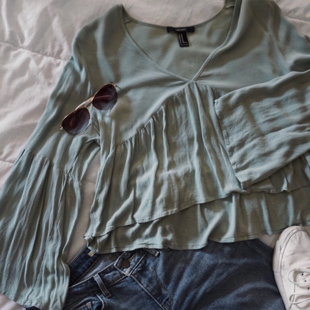 Teal Bell-sleeved Top!